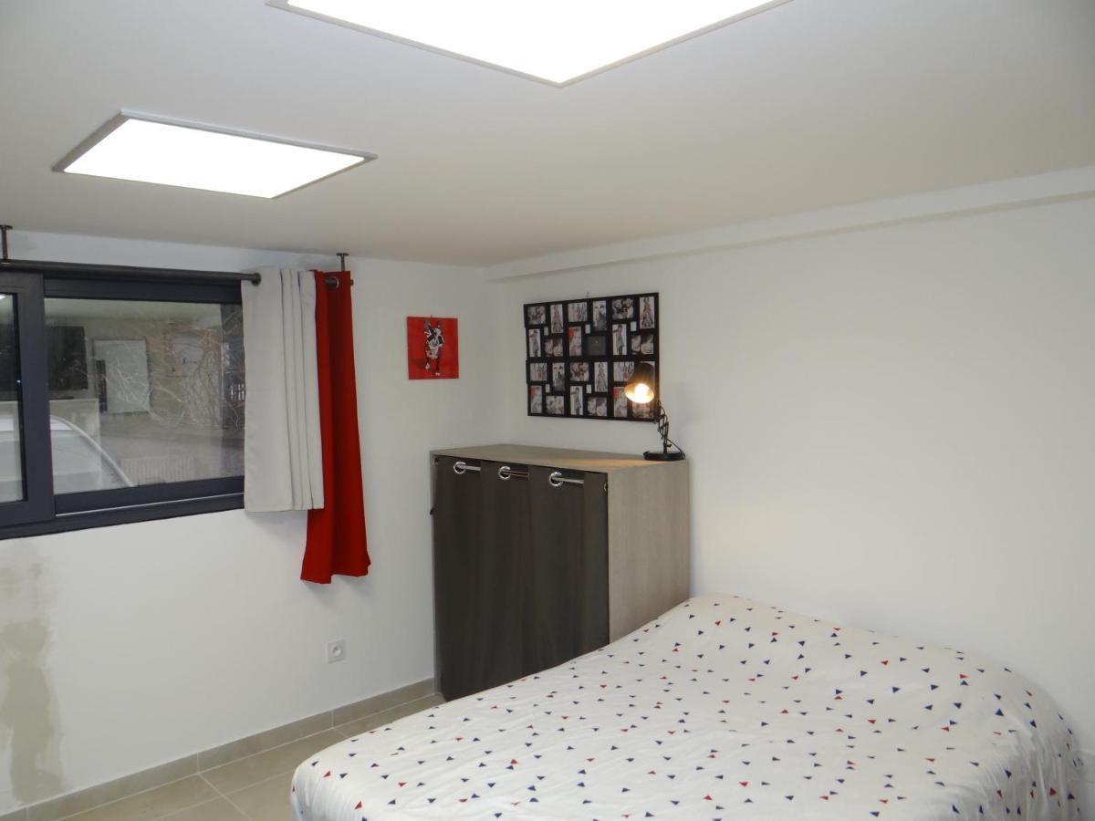 Trendy Studios Tassin Bagian luar foto